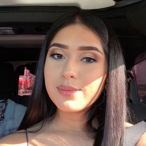 Meet your Posher, Angelica